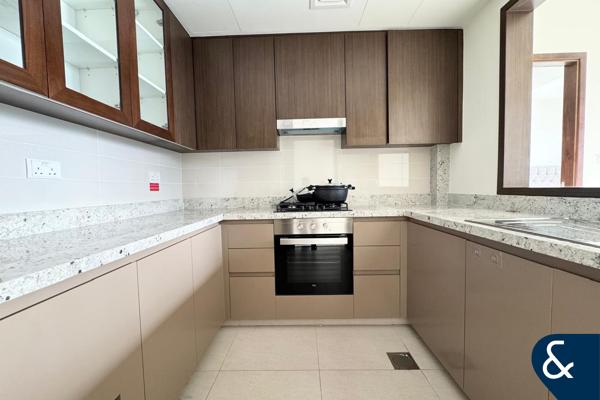 Vacant / Modern / Prime Location  / 1 Bed